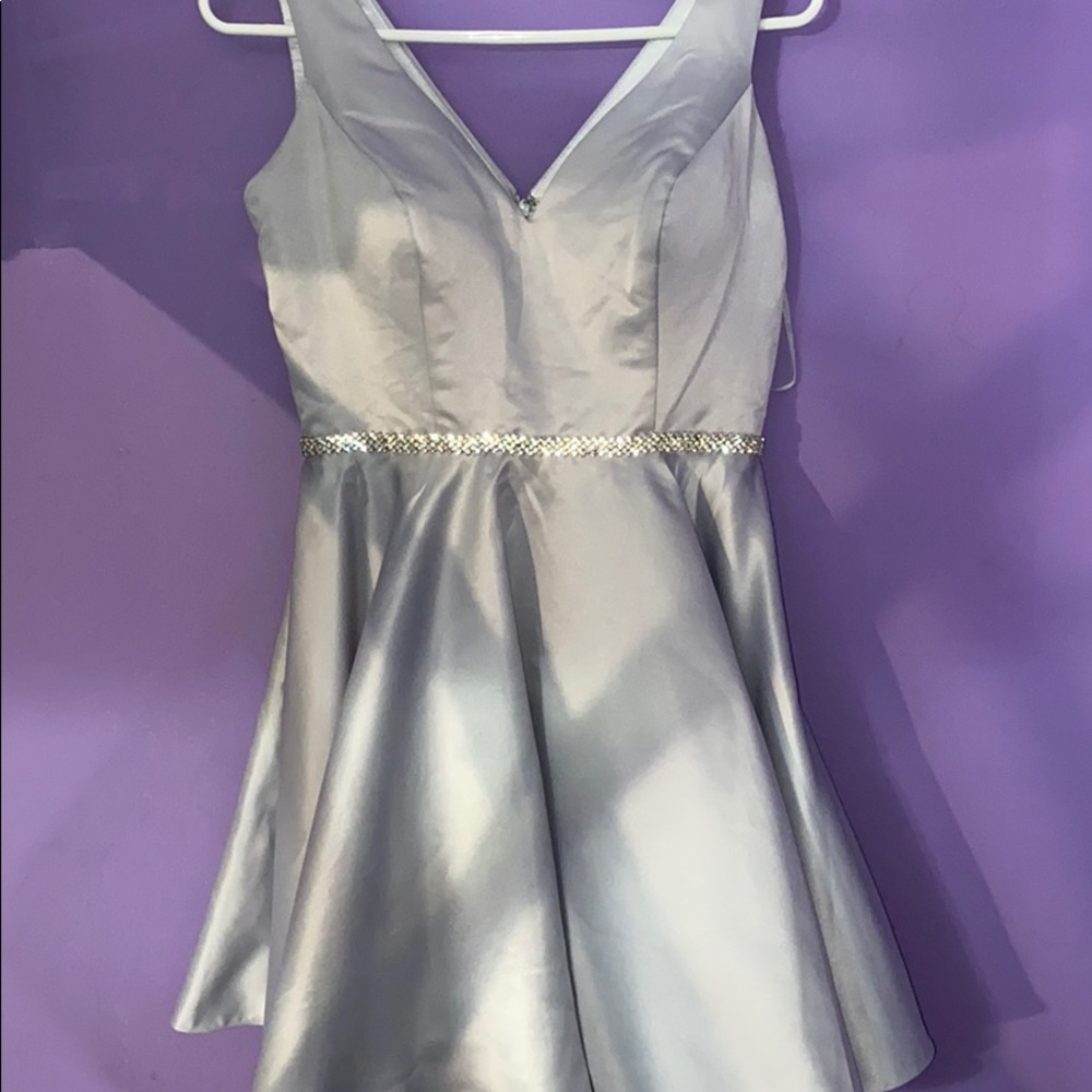 dress - Picture 1 of 3